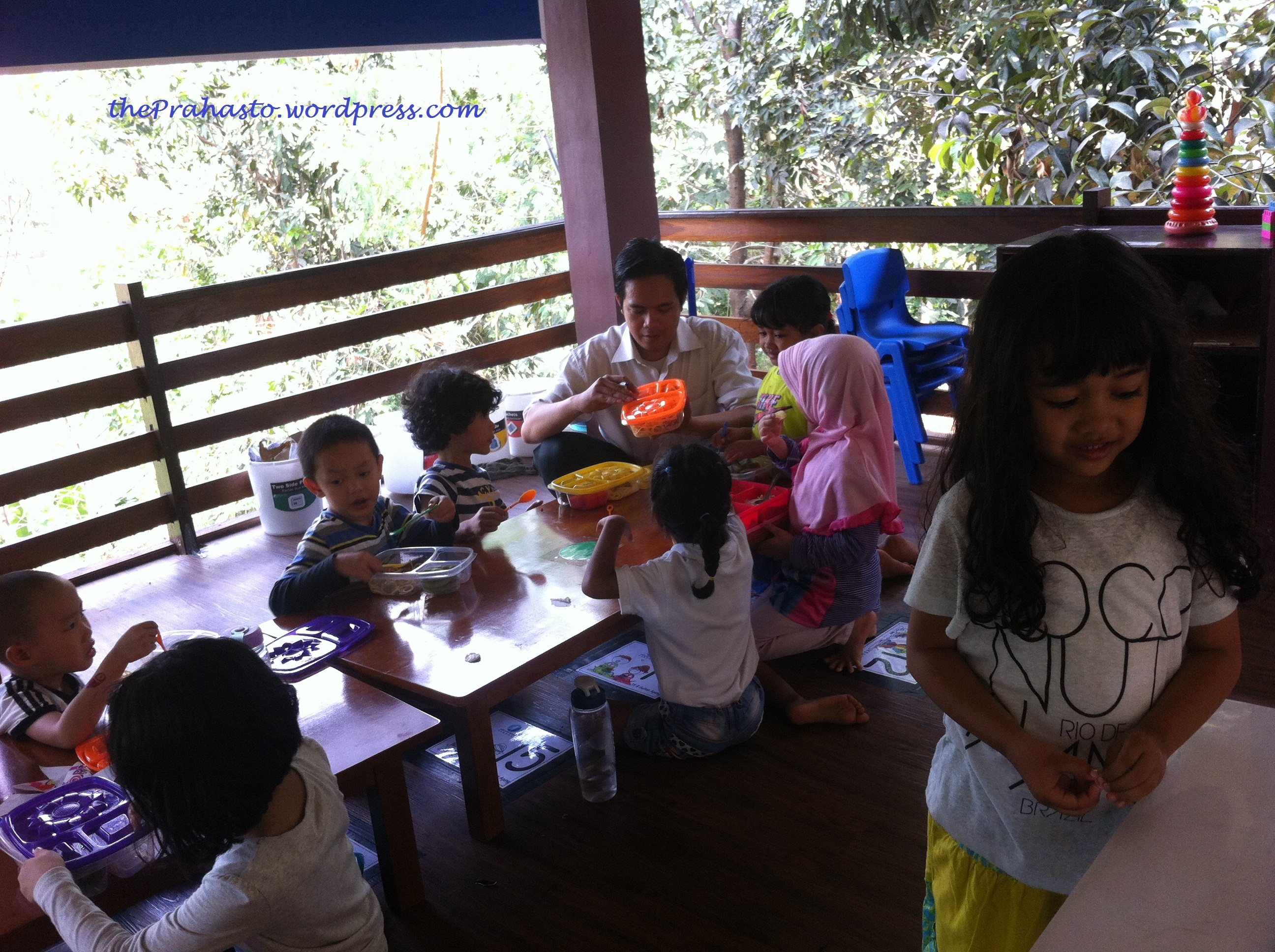 Gambar Anak Tk Cuci Tangan Desain Rumah Oke Image Result
